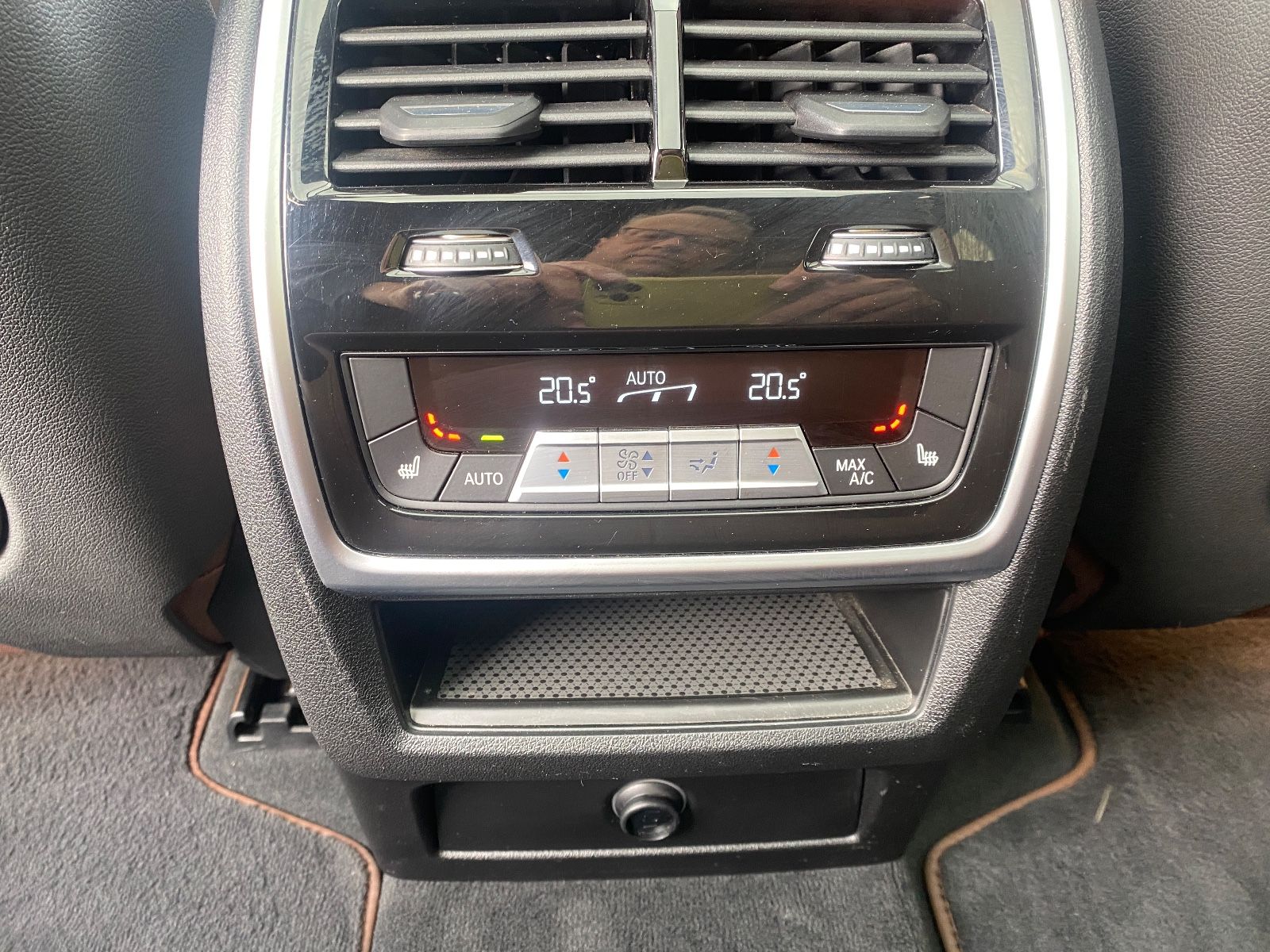 Fahrzeugabbildung BMW X5 xDrive 45 e M Sport/Laser/HeadUp/Pano/360°Kam