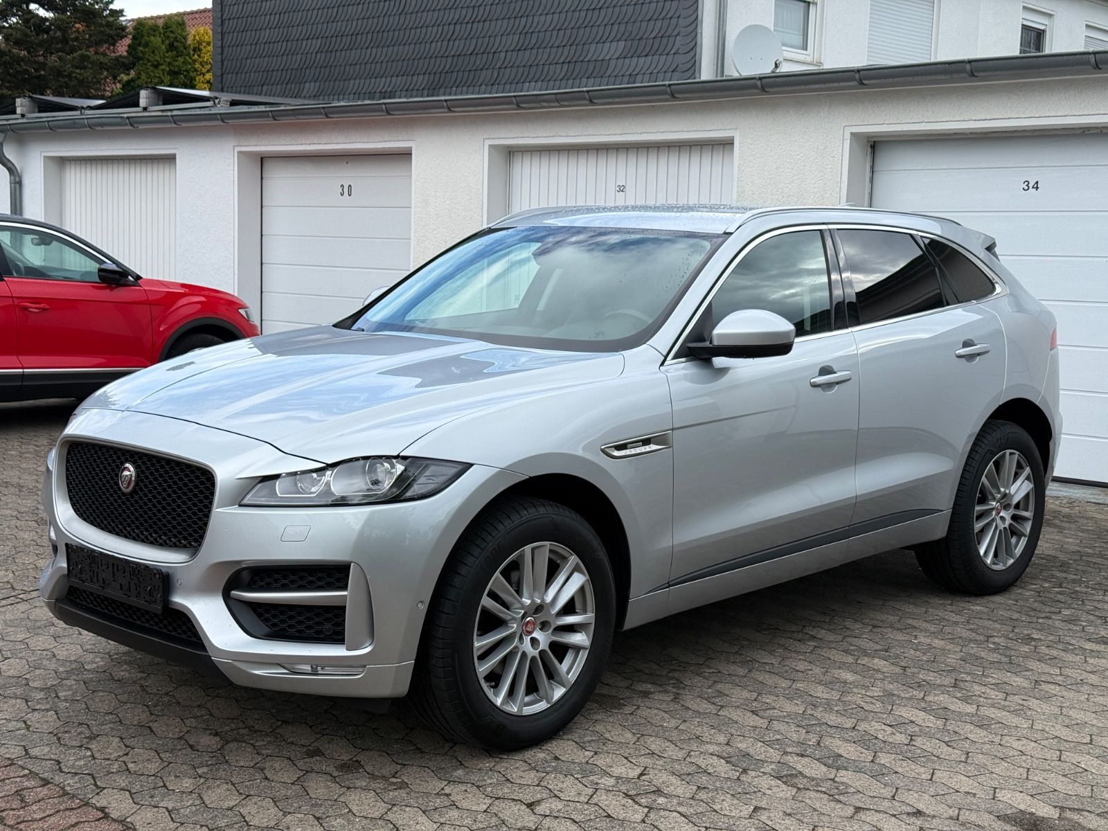 JAGUAR F-Pace