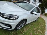 Volkswagen Golf 2.0 TDI SCR DSG 110kW R-Line Variant R-Line