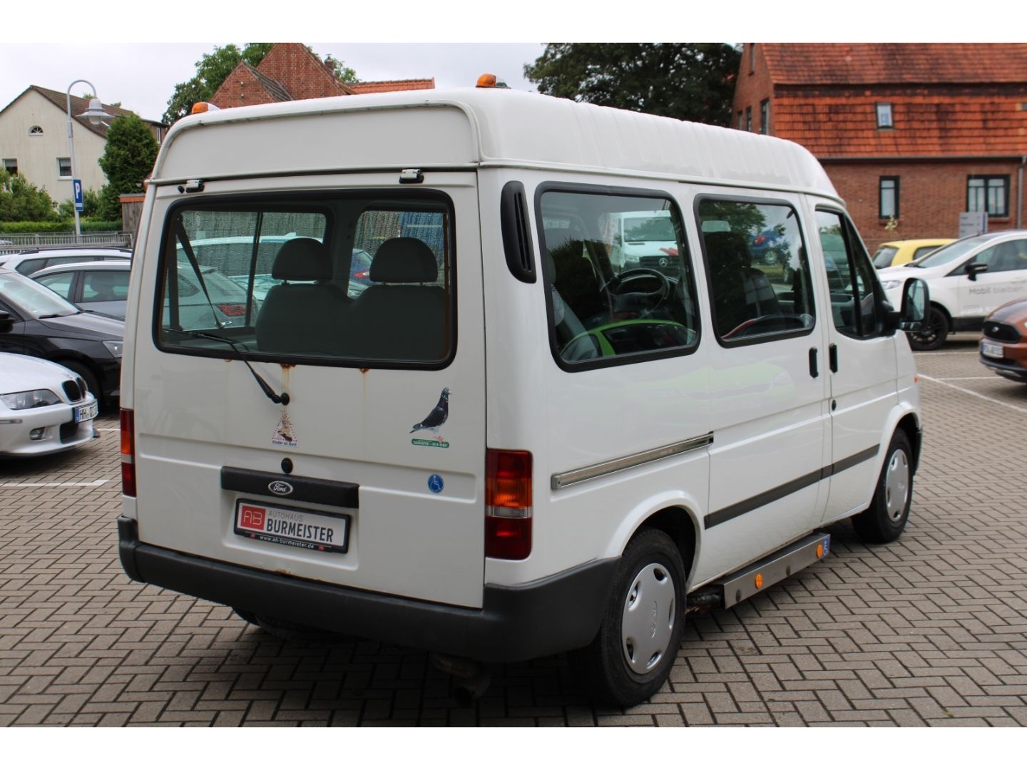 Fahrzeugabbildung Ford Transit Kombi 2.5 FT 100 Behindertengerecht Roll