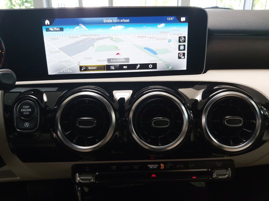 Mercedes-Benz A 220 4M DISTR. LEDER Progressive Multibeam
