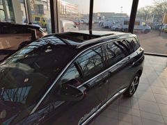 Fahrzeugabbildung Peugeot 5008 GT BlueHDI 130 EAT8 Panoramadach, 7-Sitzer