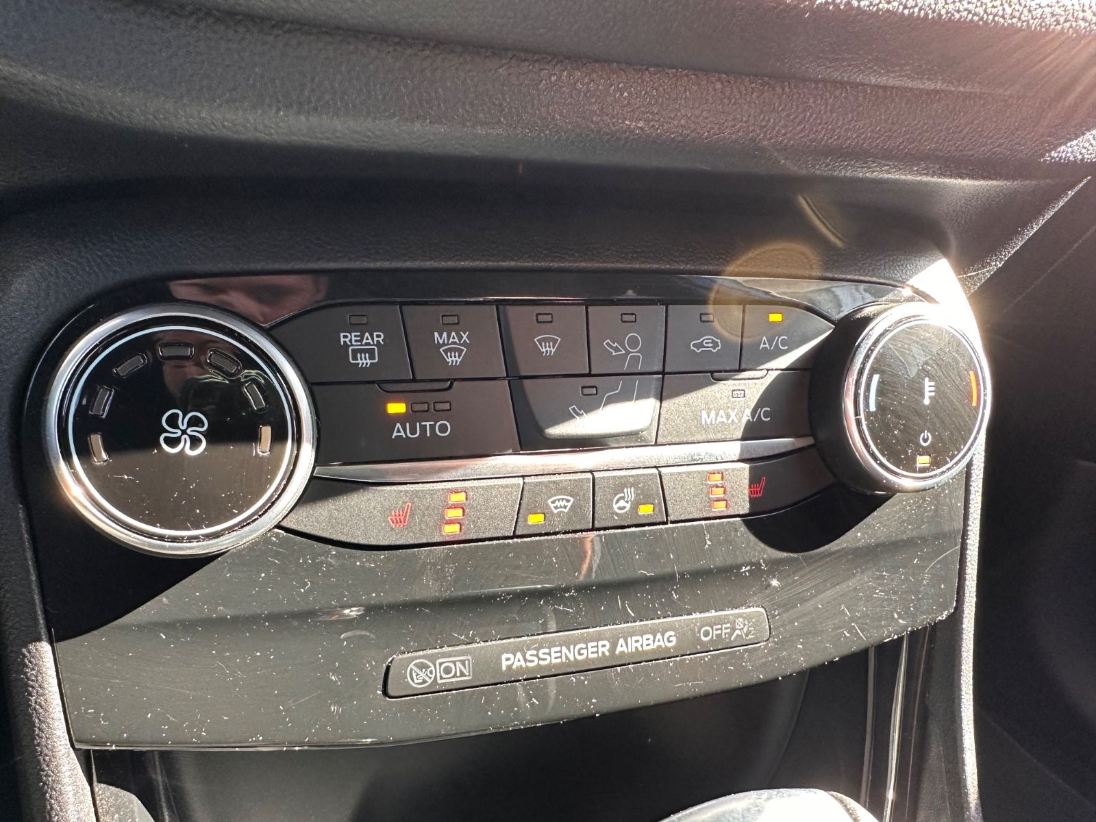 Fahrzeugabbildung Ford Puma ST-Line 1.0 EB DCT LED/Navi/APP/SHZG