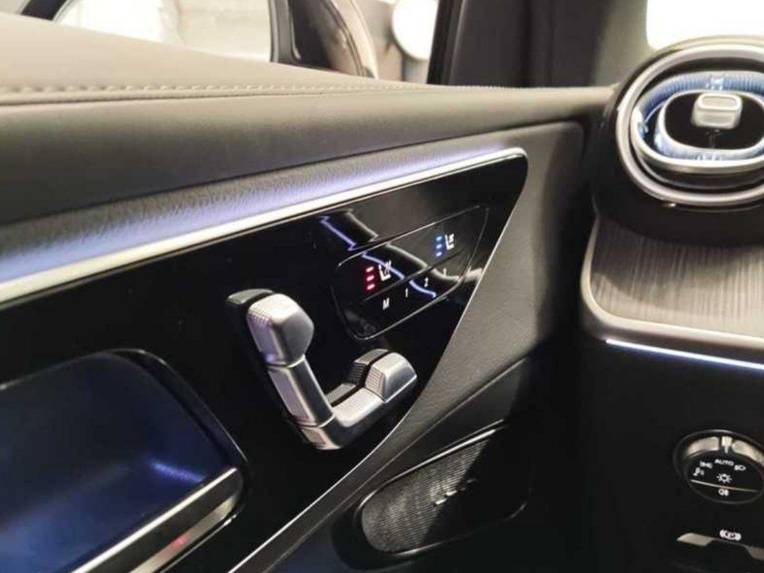 Fahrzeugabbildung Mercedes-Benz GLC200 4M AMG Advan+ DISTR Massage AHK Pano Memo
