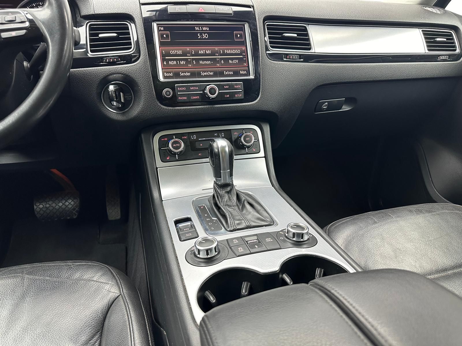 Fahrzeugabbildung Volkswagen TOUAREG 3.0TDI V6/LUFT/PANORAMA/AHK/LED/ACC/NAV