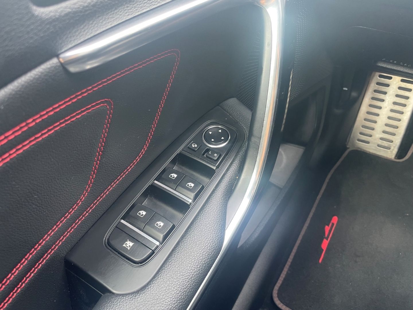 Fahrzeugabbildung Kia ProCeed GT heizb WSS totWinkAss LED Kamera