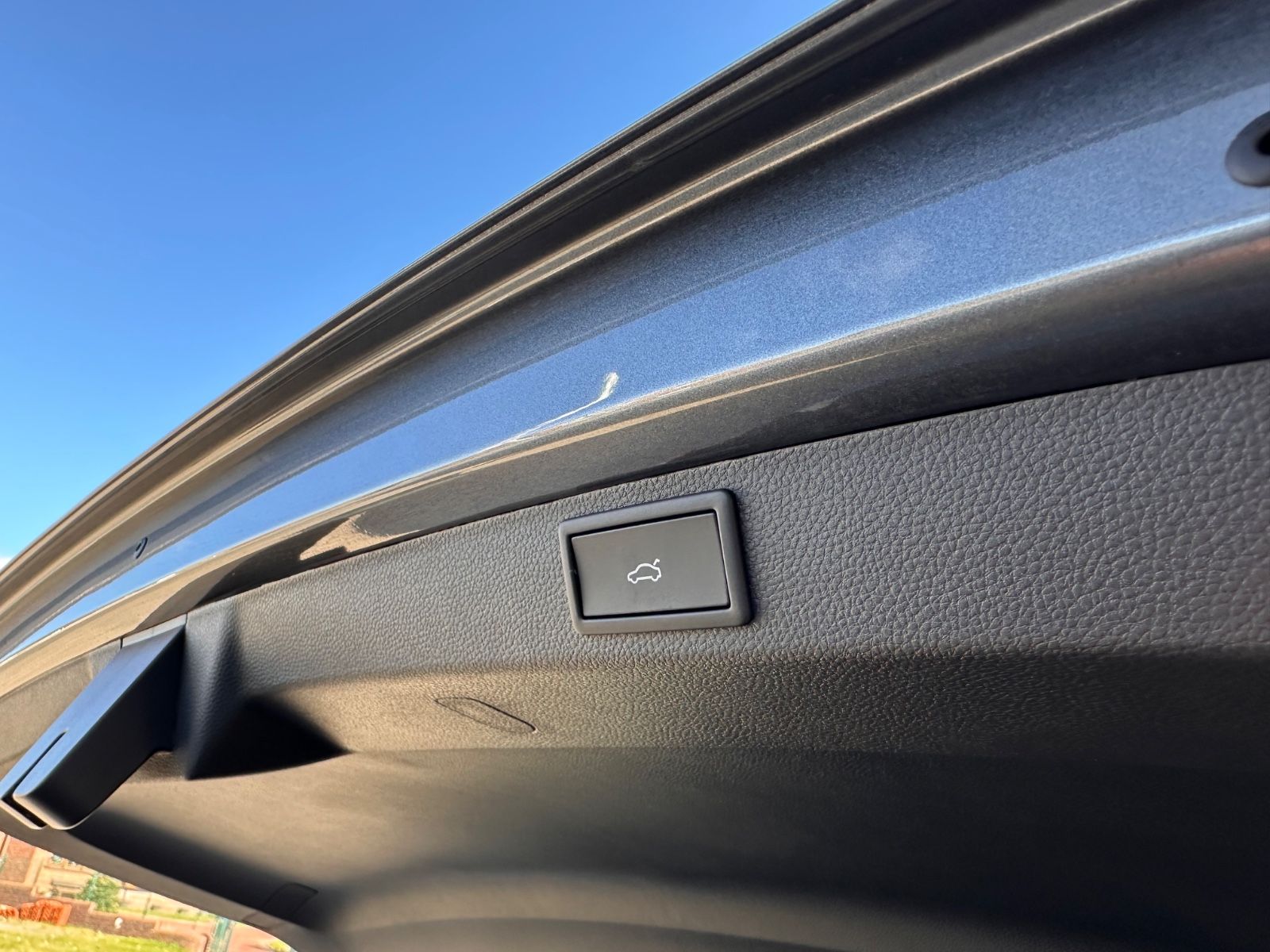 Fahrzeugabbildung SKODA Karoq Sportline 1.5 TSI DSG MATRIX/AHK/ACC/Navi
