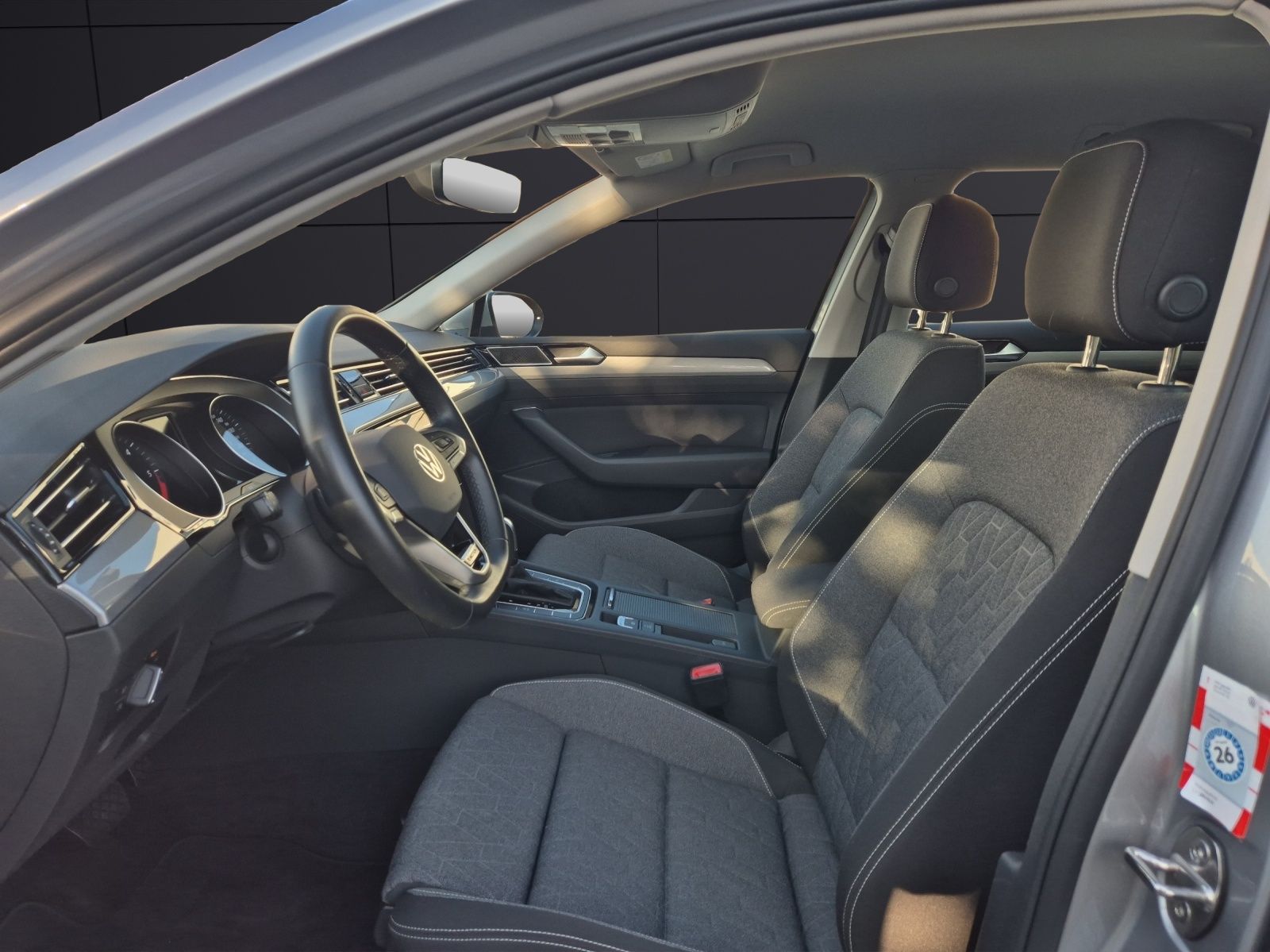 Fahrzeugabbildung Volkswagen Passat Variant TDI Business DSG 4M LED AHK Navi