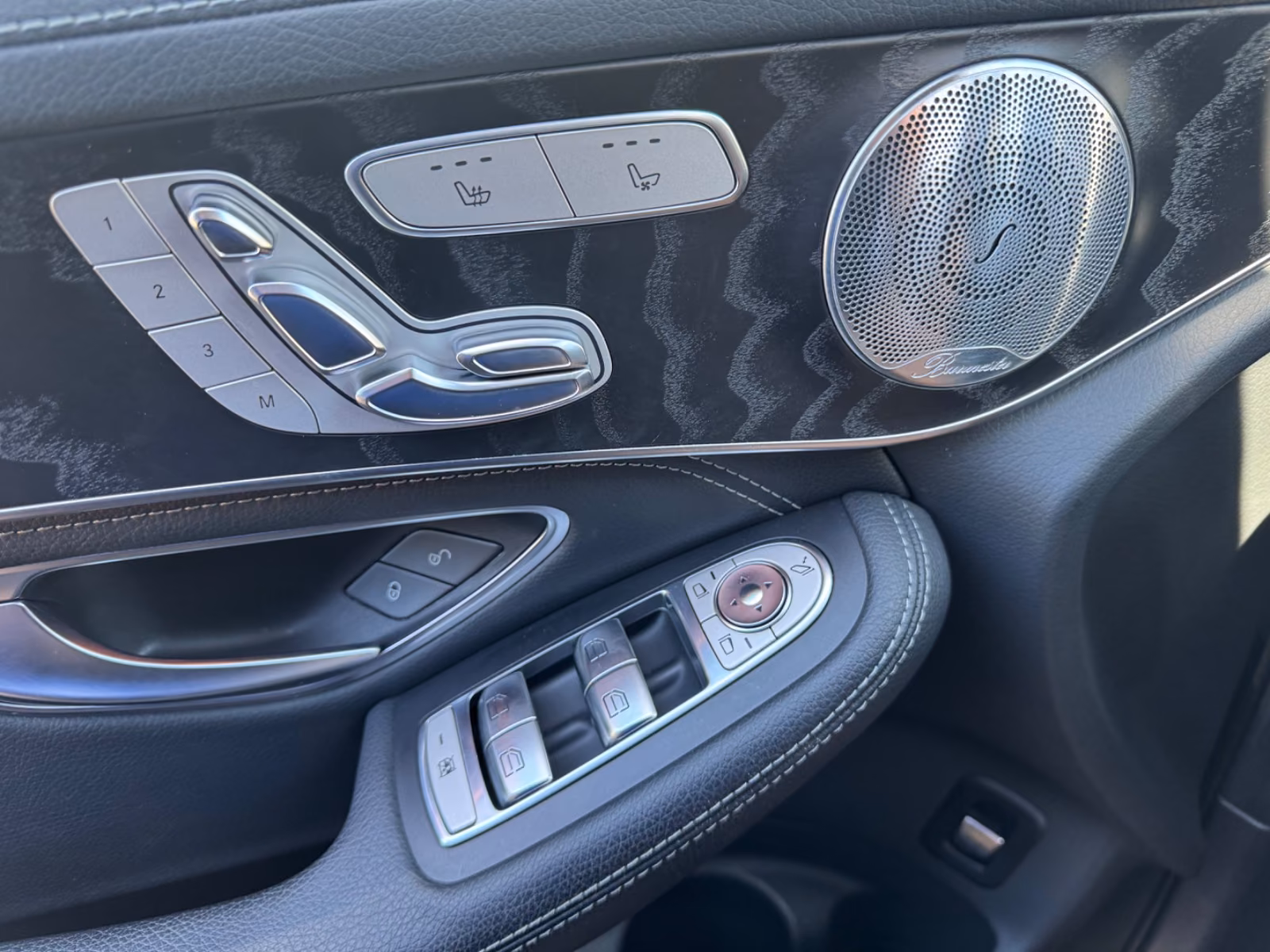 MERCEDES-BENZ GLC 350 D EXCLUSIVE / 9G / 4M / AIRM / LED / BURMEISTER / 360 /258 CH - HAYON ÉLECTRIQUE - TOIT OUVRANT - TOIT PANORAMIQUE