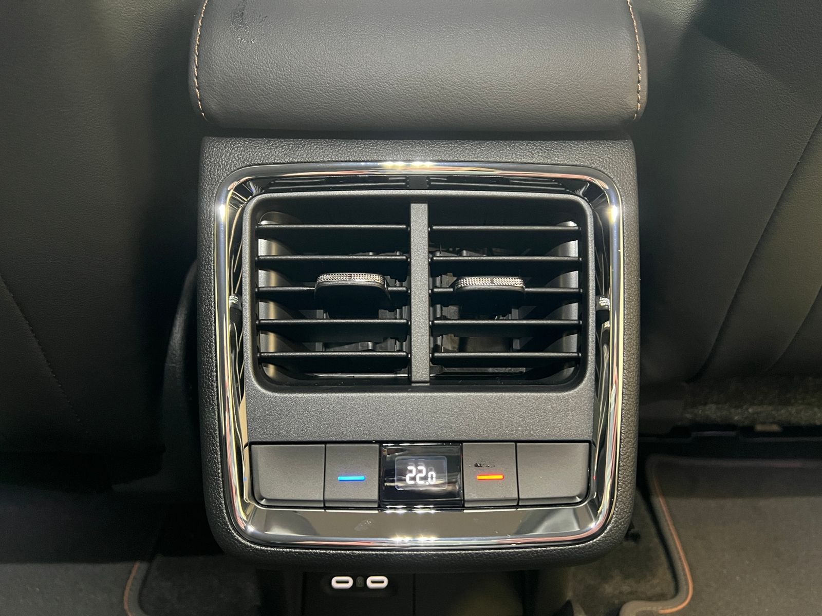 Fahrzeugabbildung SKODA Enyaq 85x *Leder,AHK,20"LM-Felge*