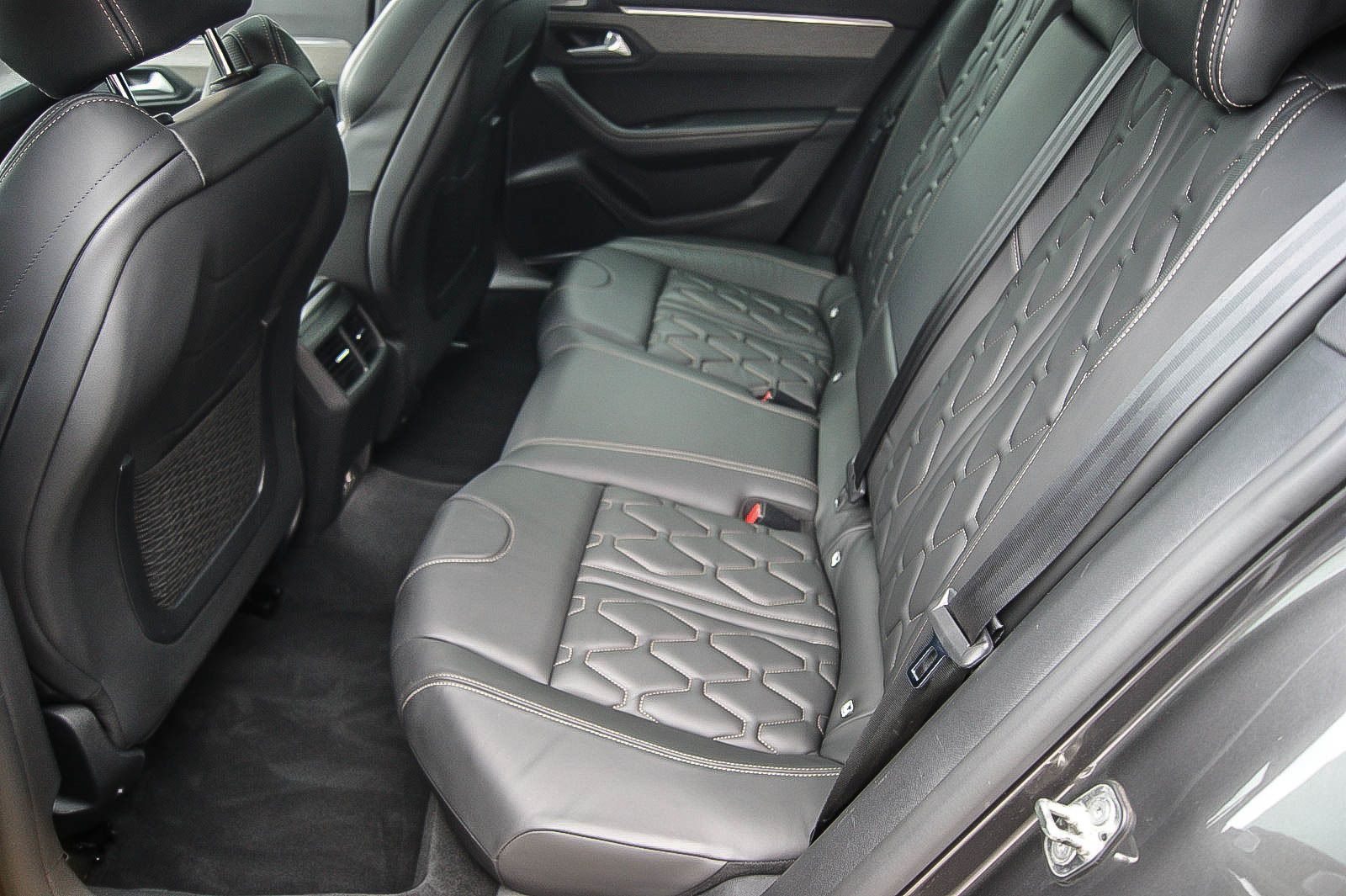 Fahrzeugabbildung Peugeot 508 SW GT Pack NIGHT-VISION ANHZV SCHIEBEDACH