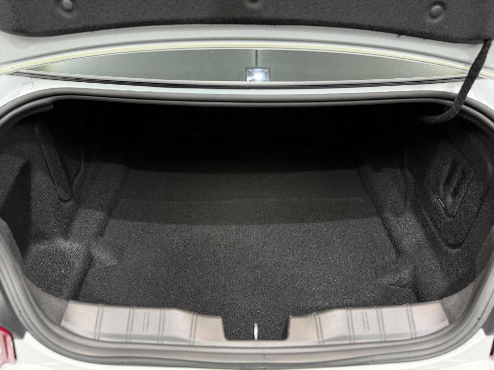 Fahrzeugabbildung Chevrolet Camaro Coupé V8|SCHALTER|RECARO|DEUTSCHES FZG|