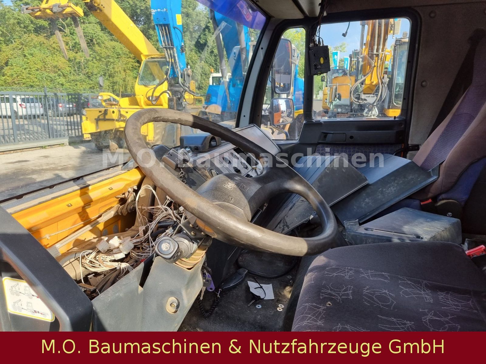 Fahrzeugabbildung MAN LE 8.180 BB / L 2000 /4x2 /