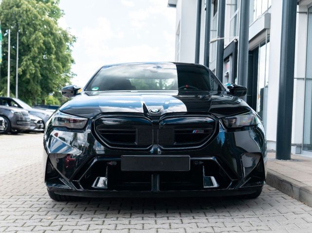 BMW M5 Limousine/ DRIVING PROF. / COMFORT PAKET/ B&W