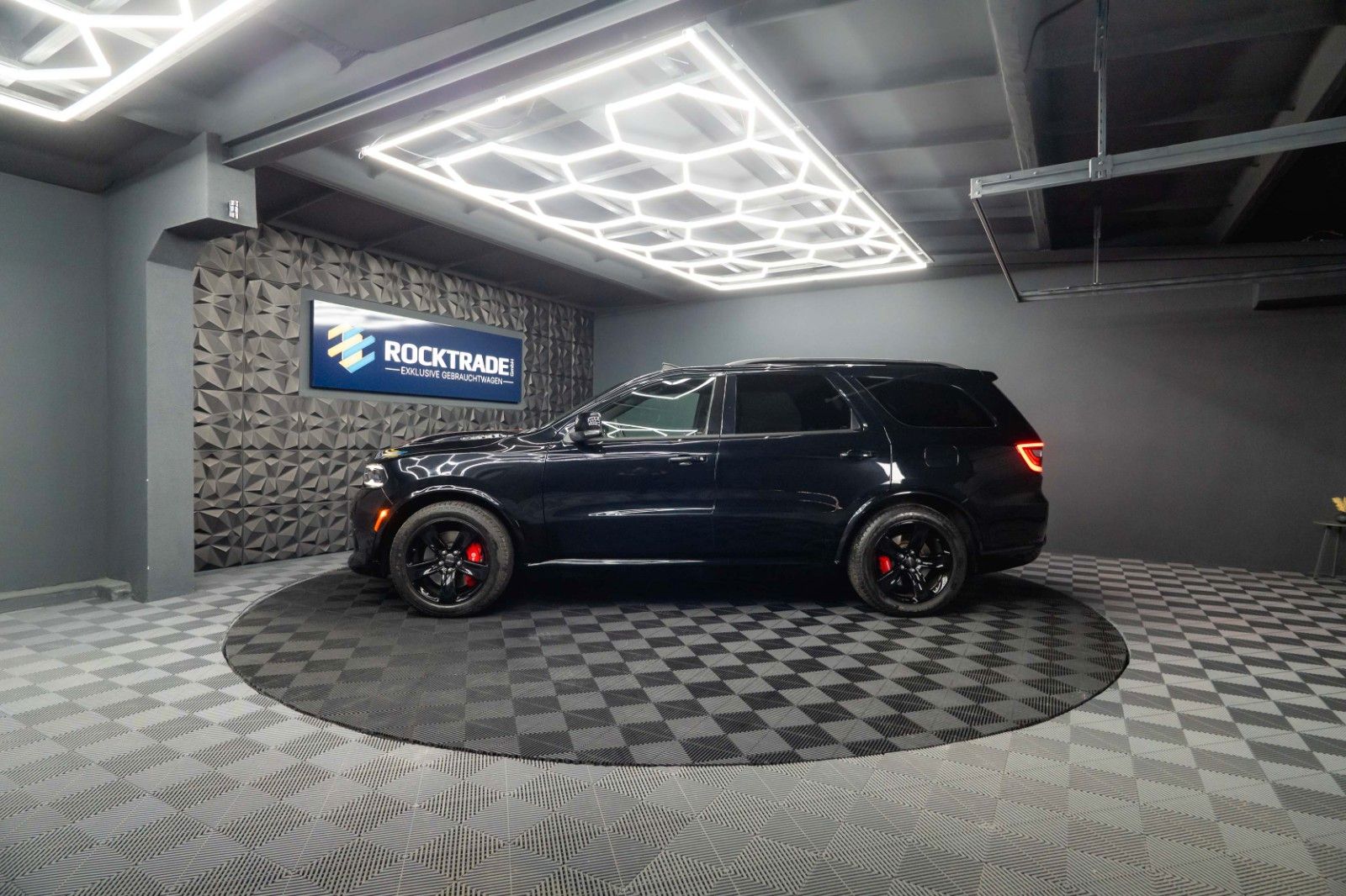 Fahrzeugabbildung Dodge Durango 6.4 V8 SRT Performance 4x4 Night-Paket