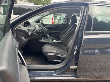 Peugeot 308 - 8