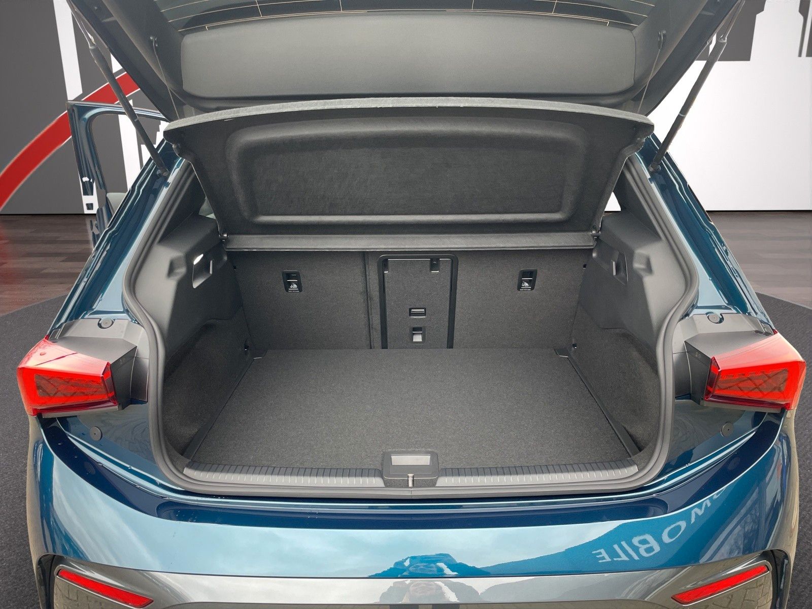 Fahrzeugabbildung CUPRA Born 170 kW 60KWH Edition Dynamic NAV/HEATPUMP