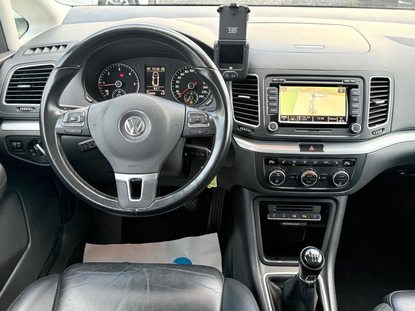 Fahrzeugabbildung Volkswagen Sharan HIGHLINE 7-SITZER Navi Leder Kamera SPORT
