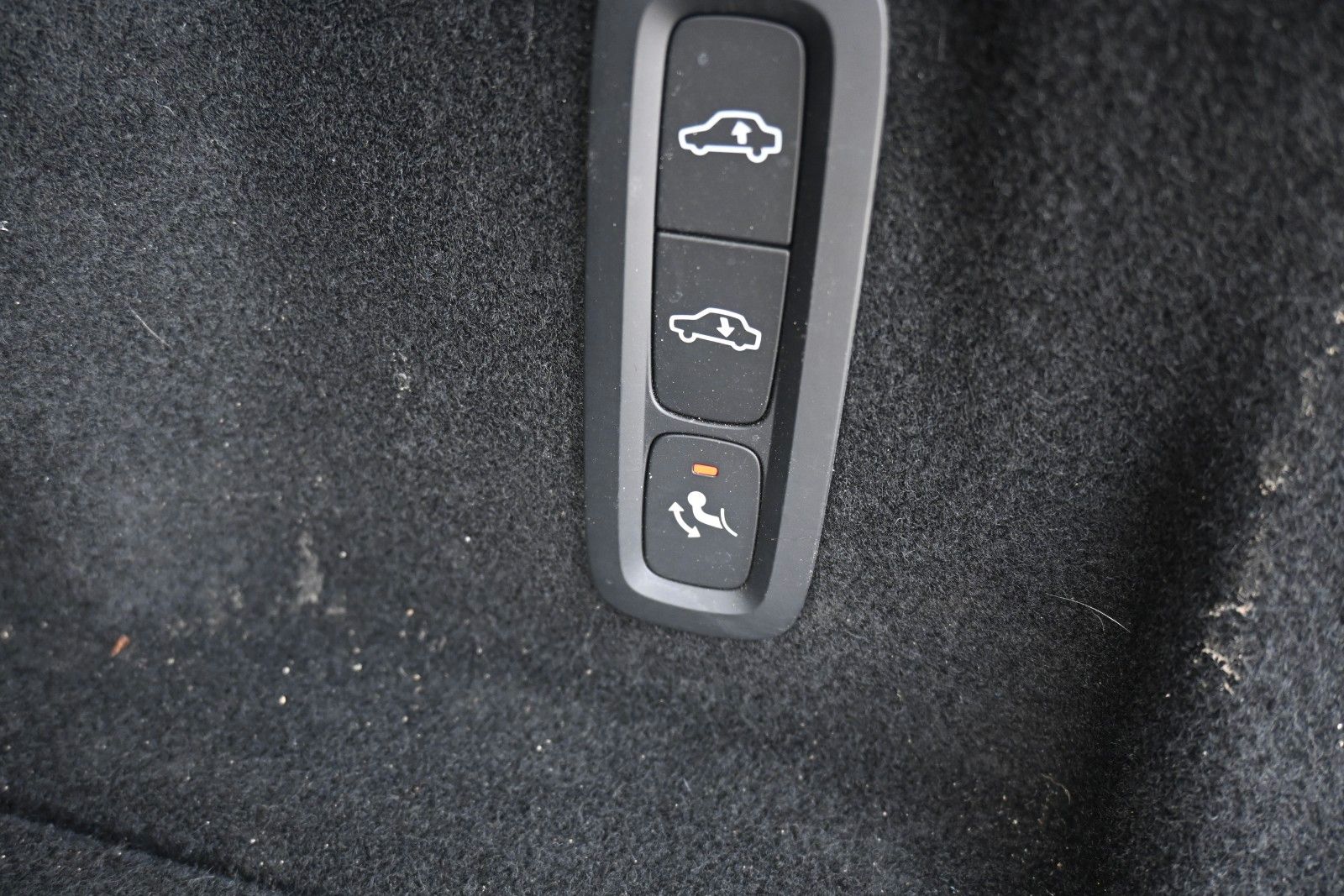Fahrzeugabbildung Volvo XC60 B5 D Ultimate Dark AWD*B&W*LUFT*360°*STHZG*