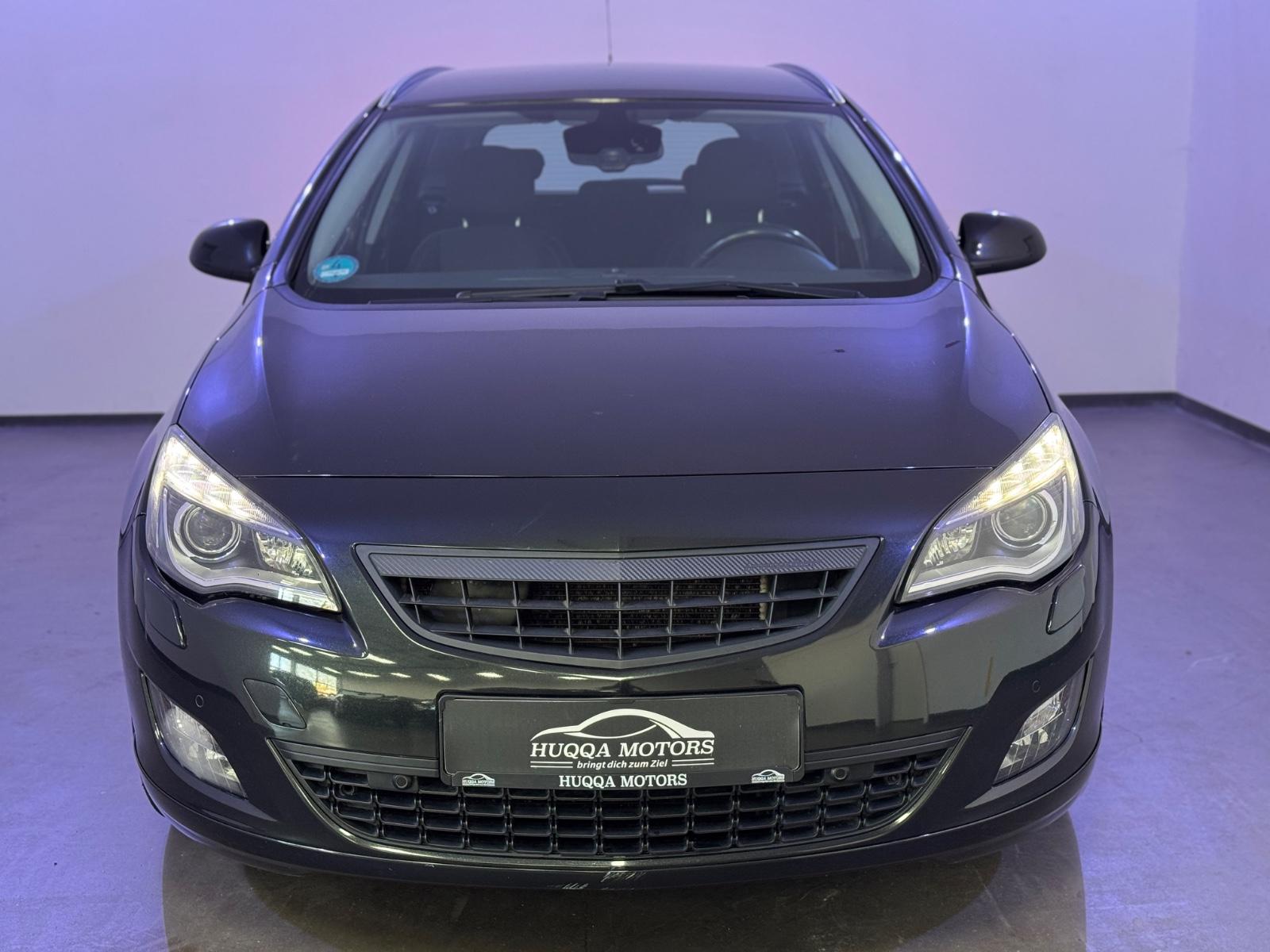 Opel Astra 2011 — photo 5