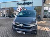Volkswagen T6 Caravelle 2.0 TDI DSG 9 Sitze AHK - Volkswagen T6 Caravelle Kombi Gebrauchtwagen