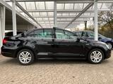 Volkswagen Jetta VI Highline*Ky-Go*Leder*Navi*PDC*KlimaT*Te - VW Jetta mit Schiebedach