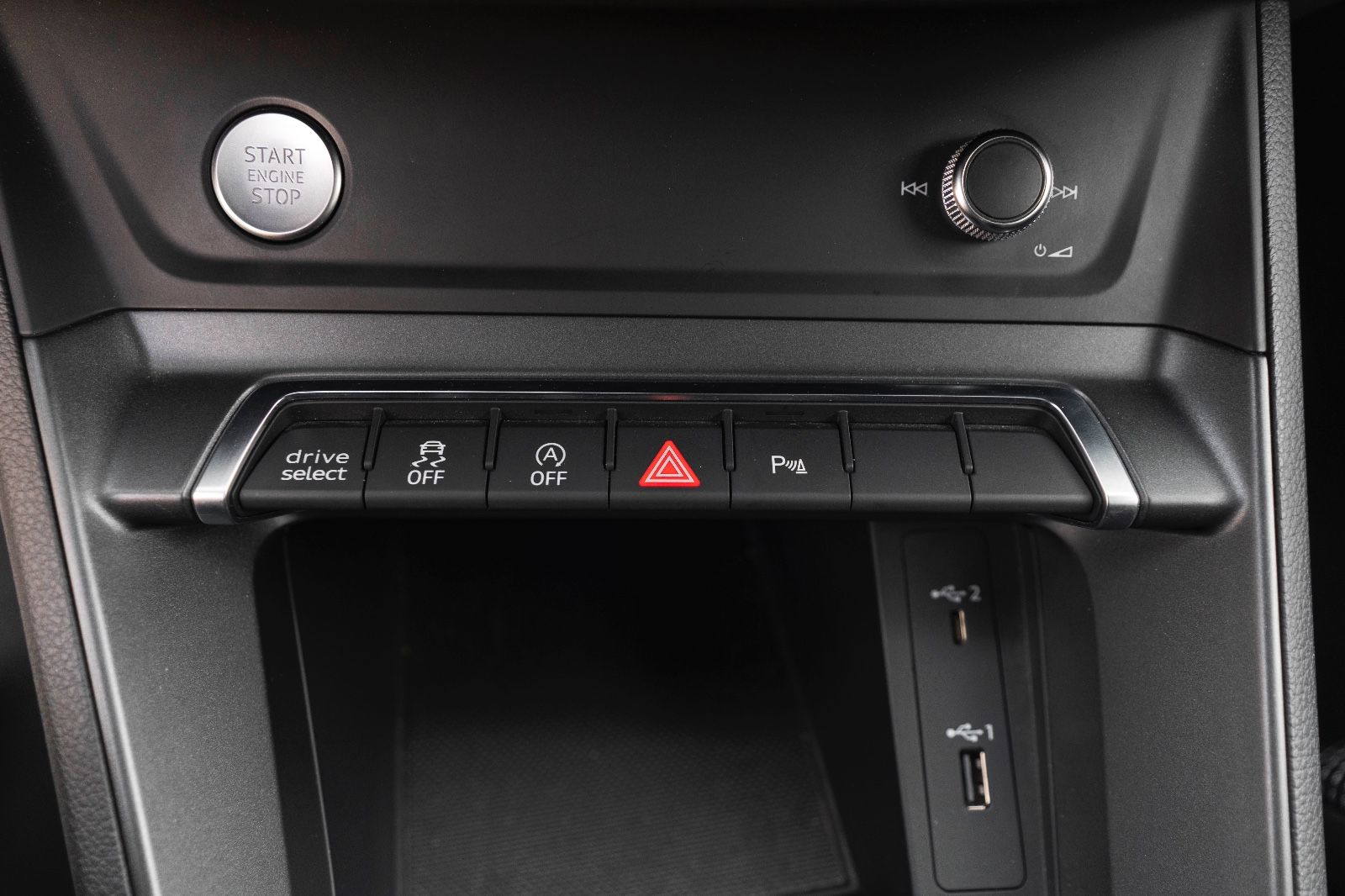 Fahrzeugabbildung Audi Q3 35 TDI QUATTRO DSP LED TOTW NAV TEMPOMAT