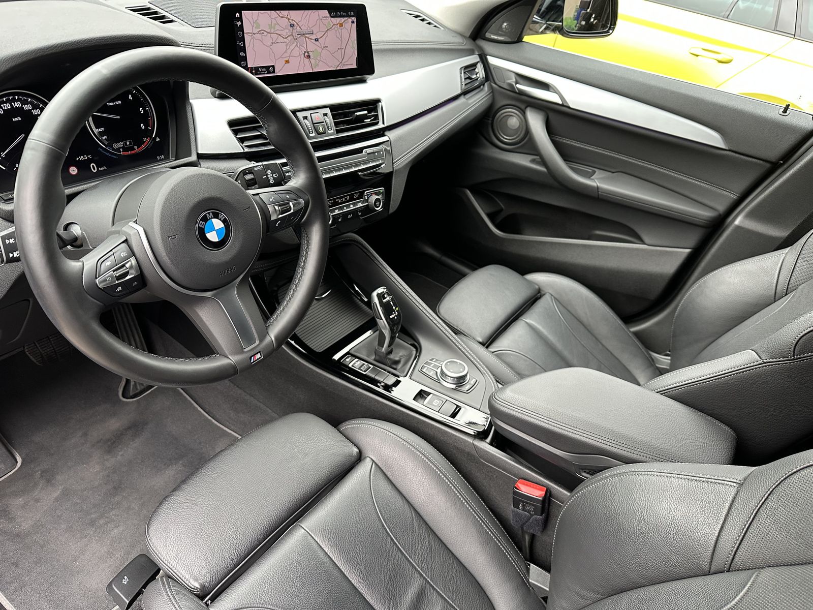 Fahrzeugabbildung BMW X2 sDrive20d Advantage NAV+LED+SHZ+HUD+H&K+ACC