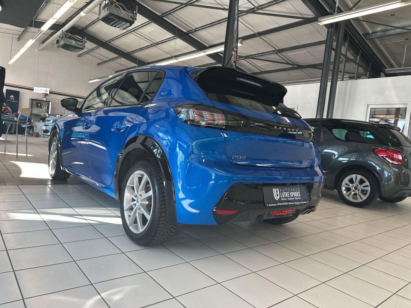 Fahrzeugabbildung Peugeot 208 GT 1.2 PureTech 130 EAT Panorama Navi ACC