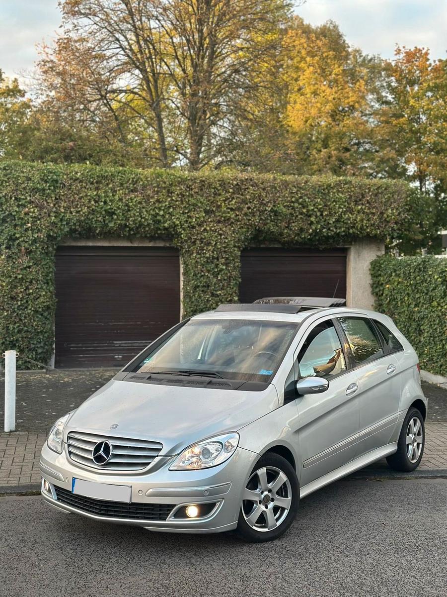 Mercedes-Benz B 200