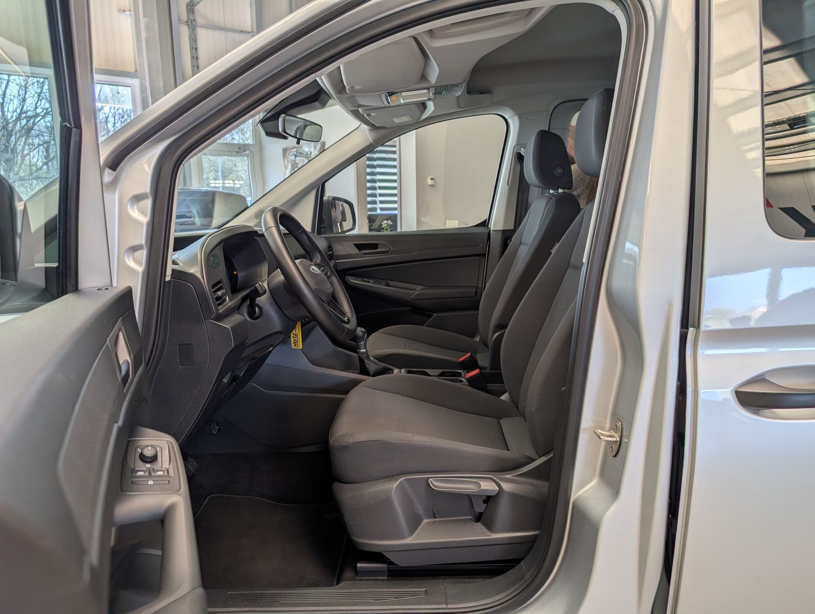 Fahrzeugabbildung Ford Tourneo Connect 2.0 Trend Tempo Navi Klima PDC