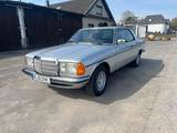 Mercedes-Benz 230CE W123, Klima, Gutachten 2+ - Mercedes-Benz 230: Ce W123