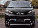 Toyota Proace (Verso) 2,0-l-D-4D 110kW L2 Family Family - schwarze Toyota Proace (Verso)