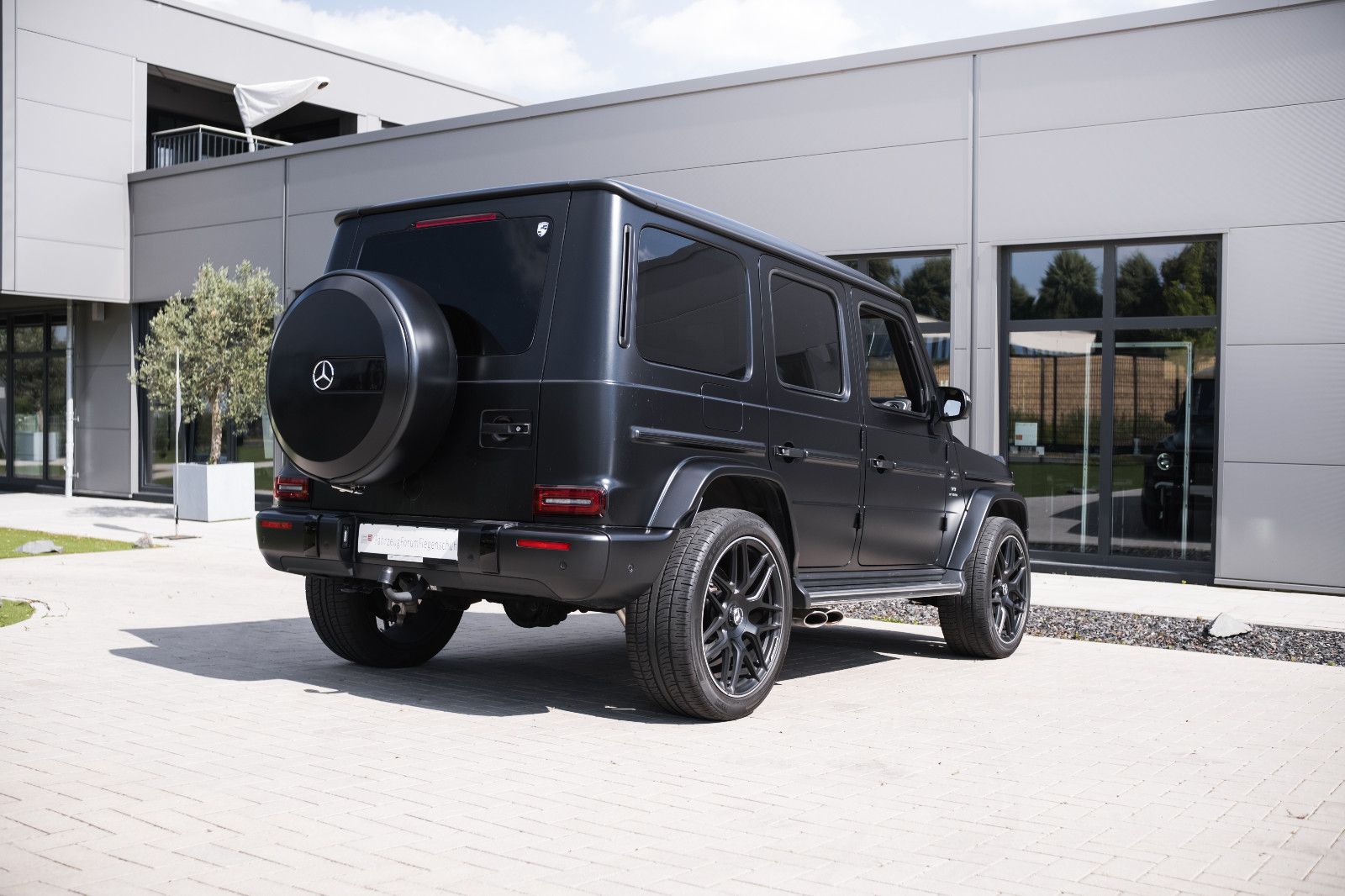 Fahrzeugabbildung Mercedes-Benz G 63 AMG-Burm.-NightPaket-360*-WR-StHz-SD
