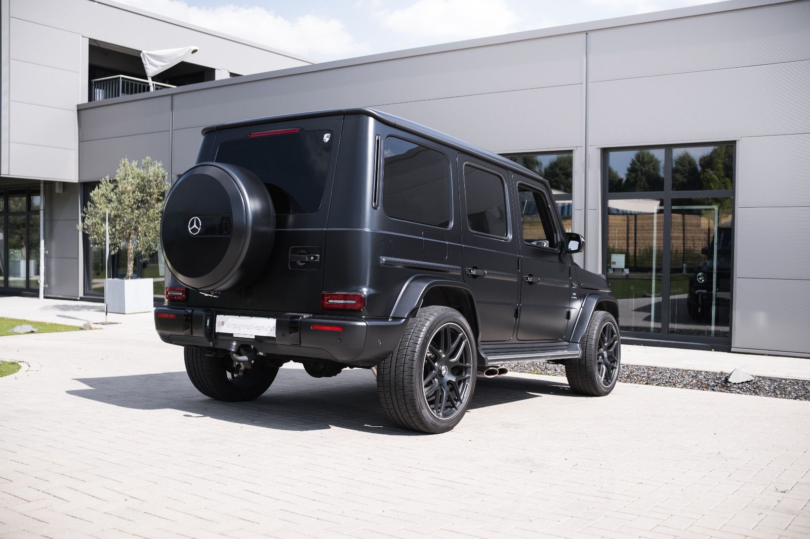 Fahrzeugabbildung Mercedes-Benz G 63 AMG-Burmester-Night-Paket-Park-Paket-805PS