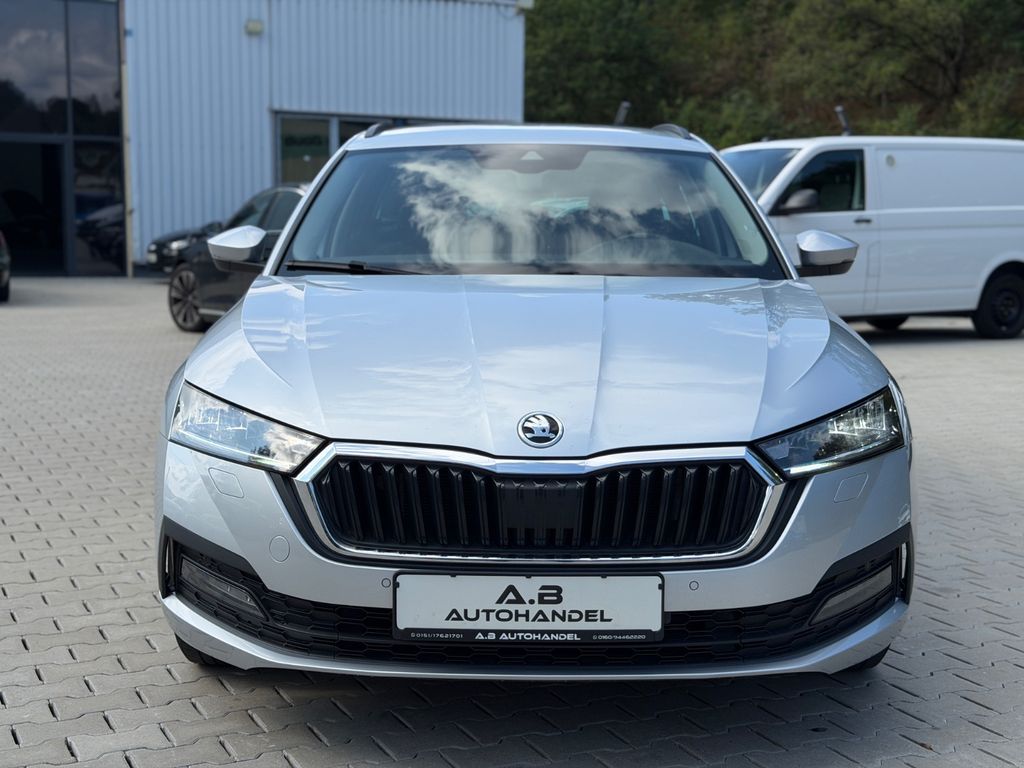 Skoda Octavia — fotografia 2
