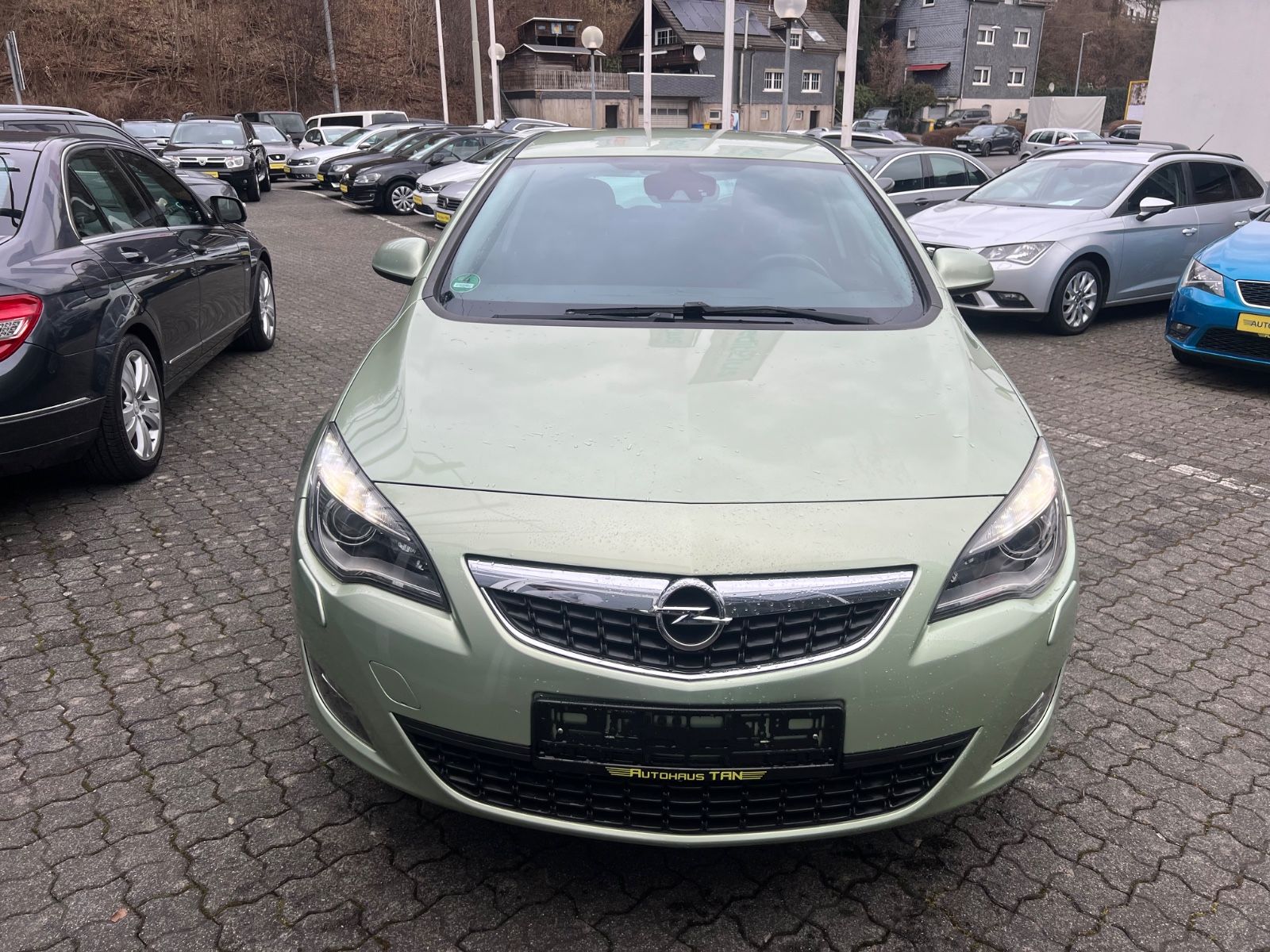 Fahrzeugabbildung Opel Astra J Lim. 5-trg. Sport