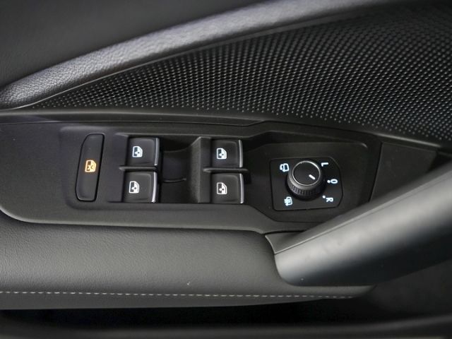 Tiguan R-LINE TDI DSG 4MOTION+AHK+RÜCKFAHRKAMERA