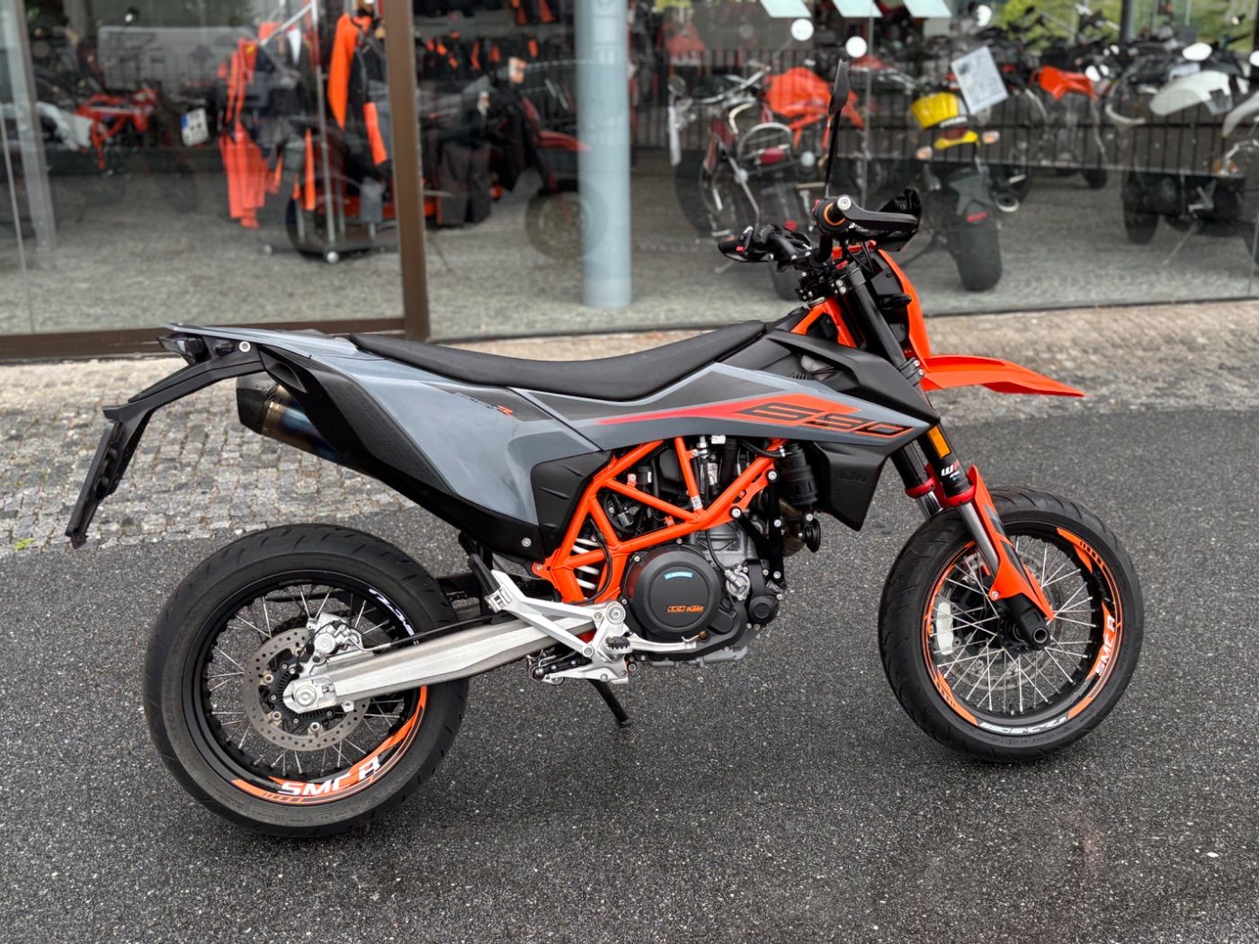 Fahrzeugabbildung KTM 690 SMC-R 2022 A2 Arrow Endschalldämpfer