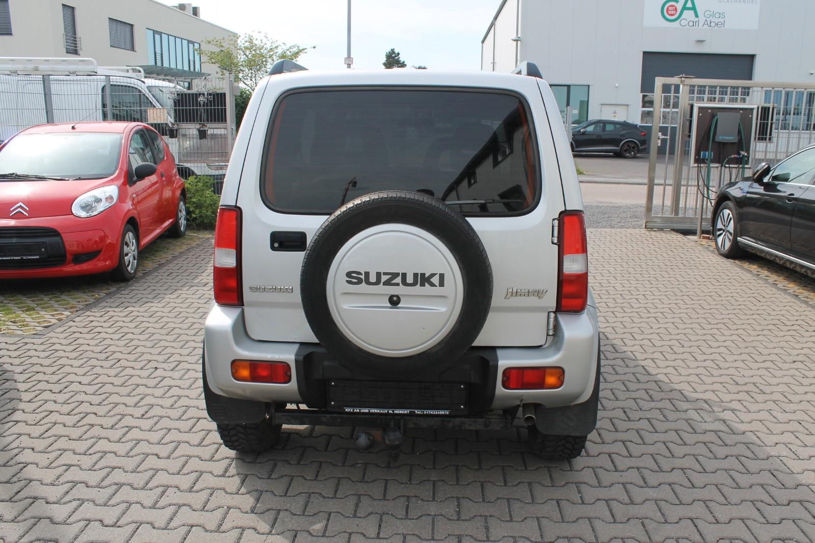 Suzuki Jimny 4x4 1.3 82ch - Climatisation - Attelage - Vitres éléctrique - Centralisé
