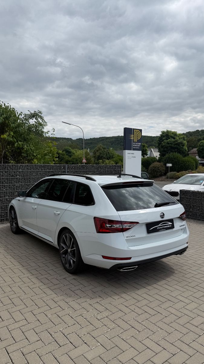 Skoda Superb Combi SportLine 4x4 DSG AHK Pano foto 4