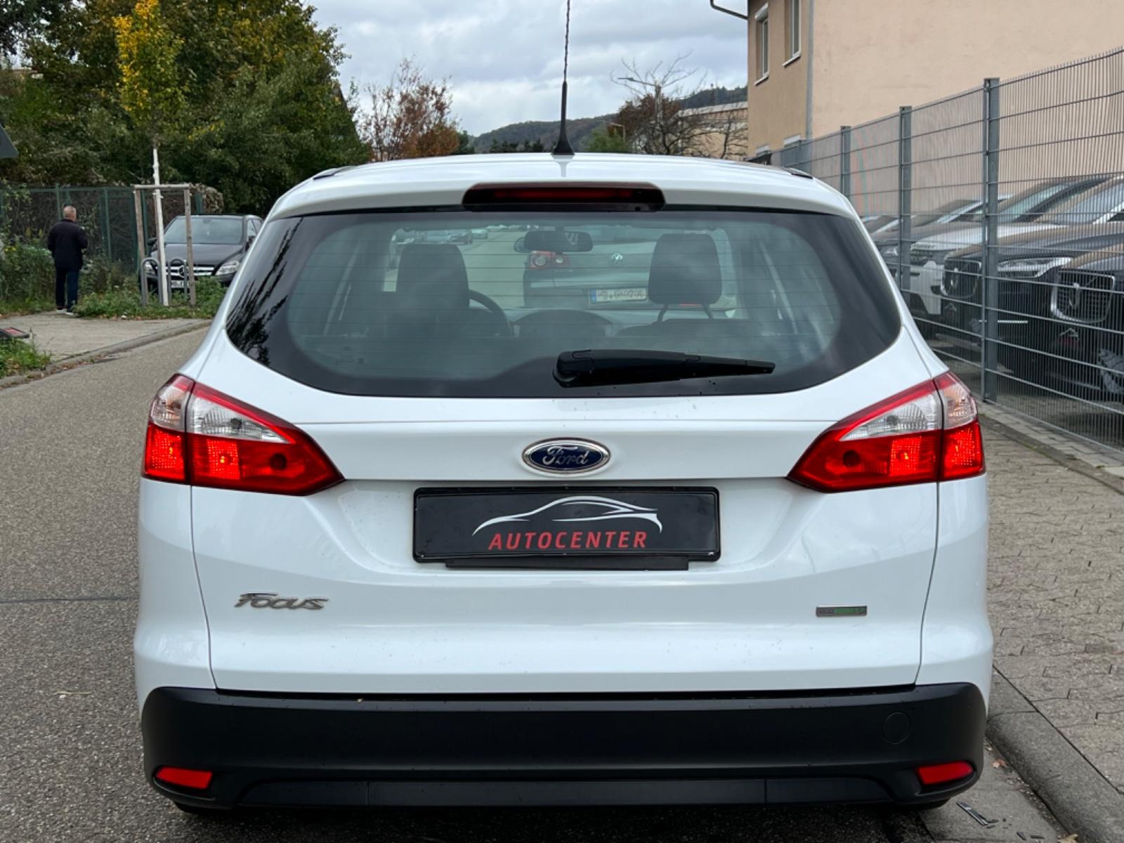 Ford Focus 2014 — photo 8
