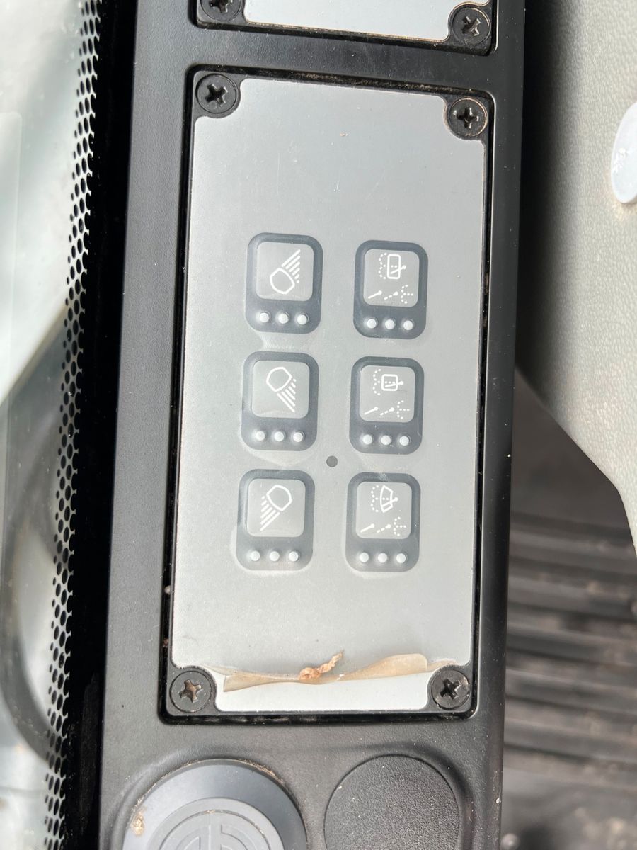 Fahrzeugabbildung Liebherr A 910 C Litronic / 2.381h / SW33