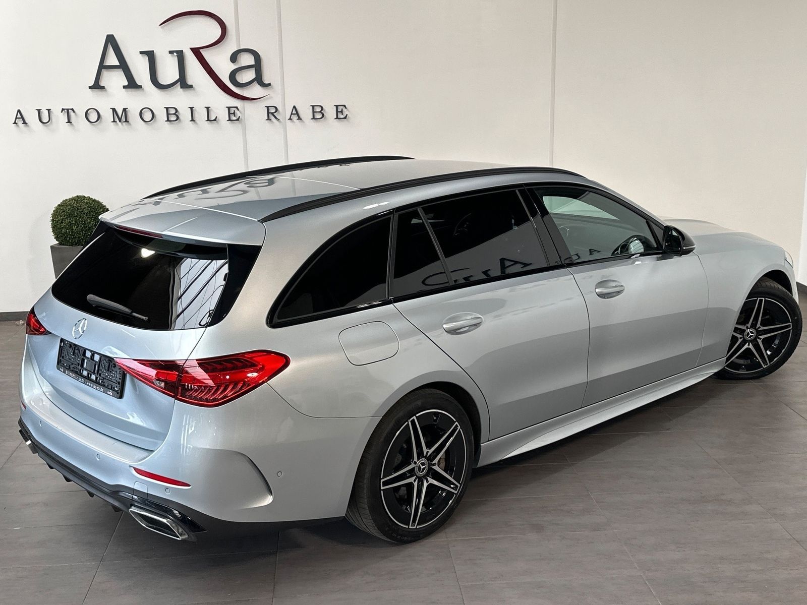 Fahrzeugabbildung Mercedes-Benz C 220 d T 4Matic AMG-Line NAV+LED+AHK+DISTRONIC