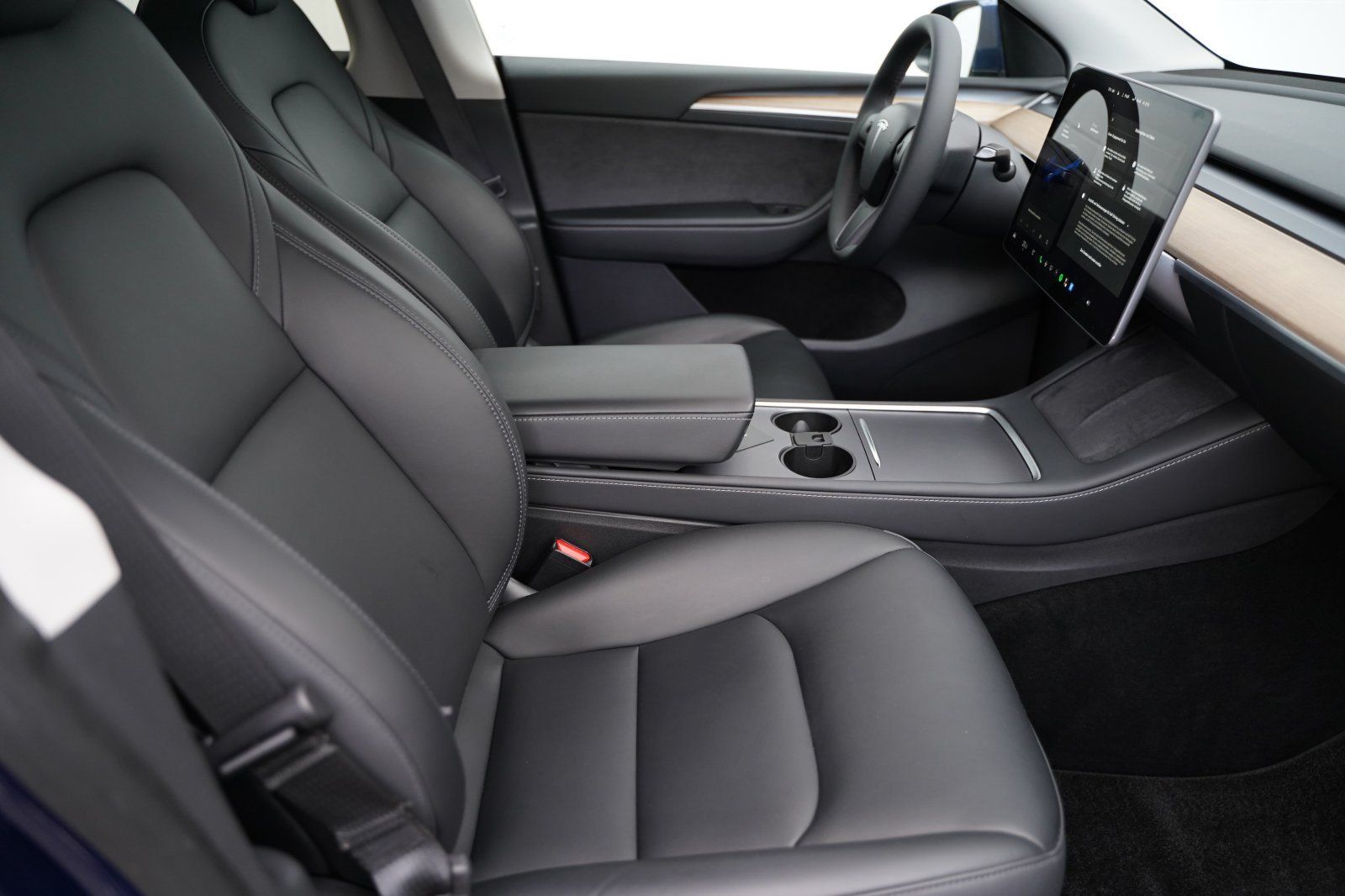 Tesla Model Y Long Range AWD 1.Hand foto 17