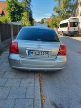 Toyota Avensis Executive 2,0-l-VVT-i Automatik Exec...