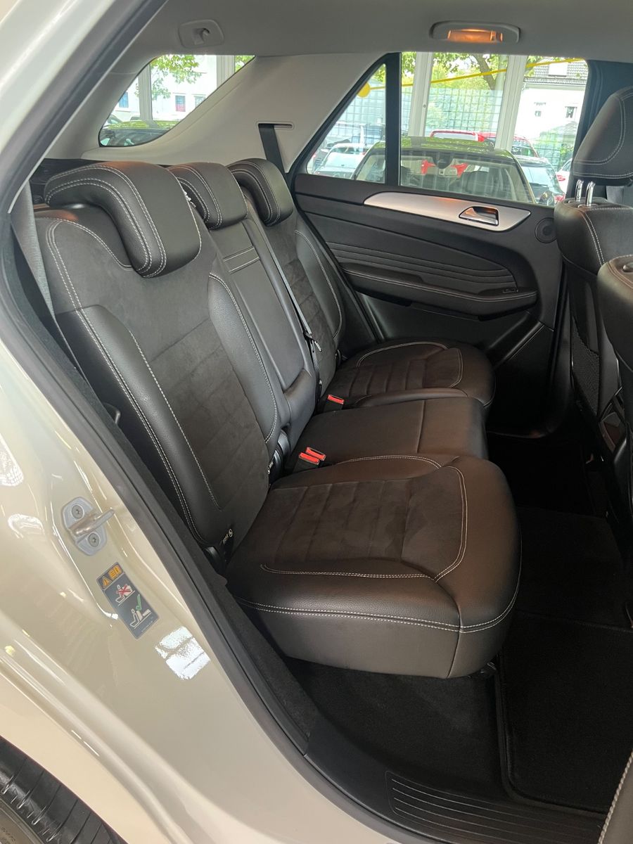 Fahrzeugabbildung Mercedes-Benz ML 350 d BlueTec 4Matic * 1.HAND * GEPFLEGT *