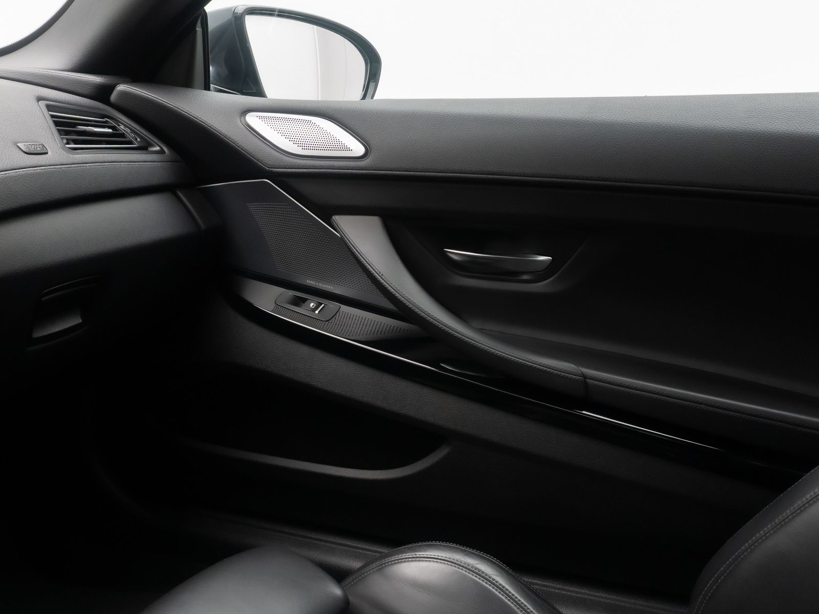 Fahrzeugabbildung BMW M6 Cabrio 360&deg; HUD B&O SoftClose Komfort 20Zoll