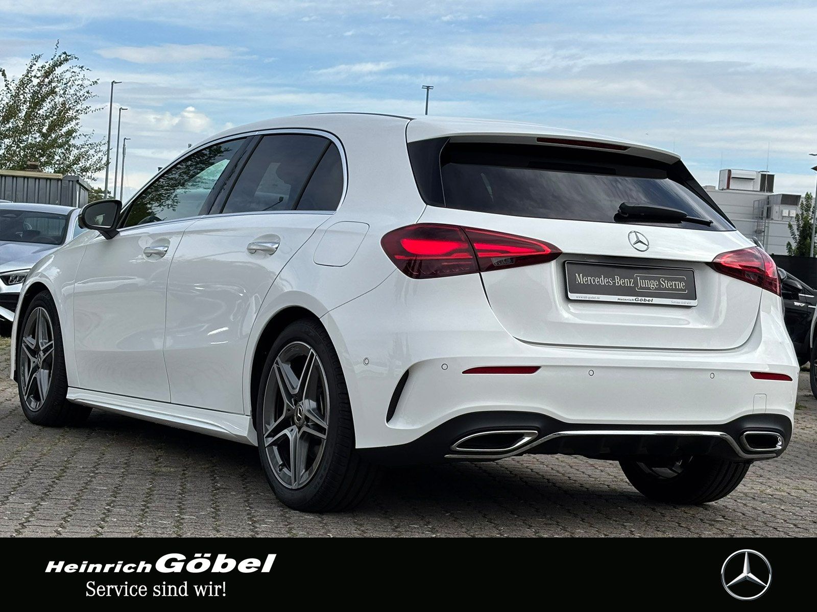 Fahrzeugabbildung Mercedes-Benz A 200 AMG*PANO*MEMORY*360°*MULTIBEAM*KEYLESS*