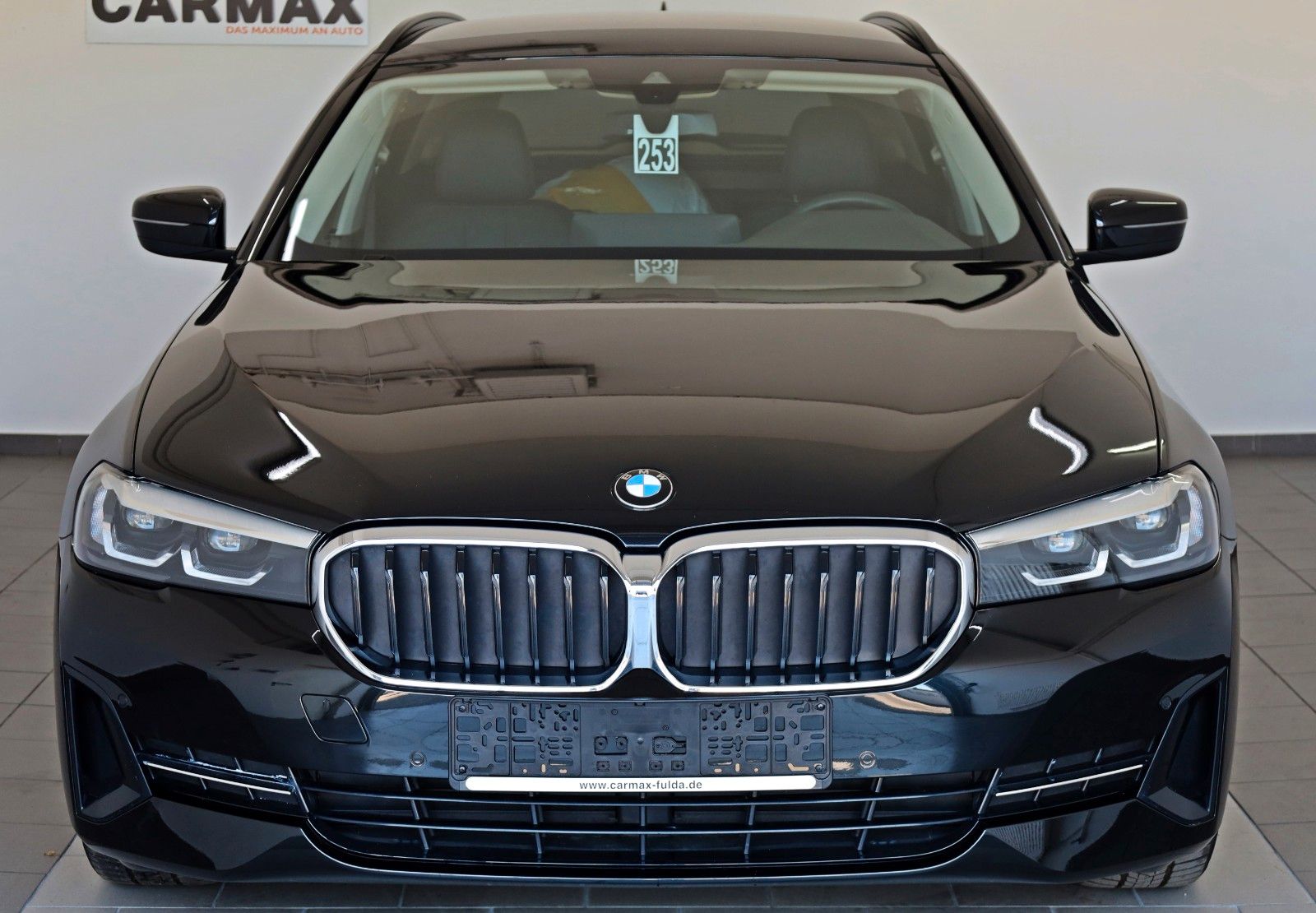 Fahrzeugabbildung BMW 520d xDrive Touring Leder,Navi,LED,Kamera,SH+Sta